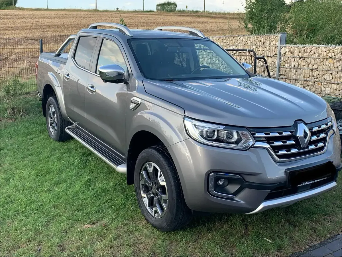 Gebraucht Renault Alaskan 190 PS (139 kW) 2021 Andere farben Pickup