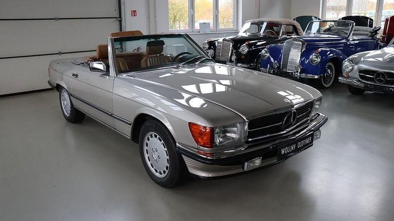 Silber Gebraucht 1988 Mercedes 560 Cabrio | 46.500 € - Bild 1/4