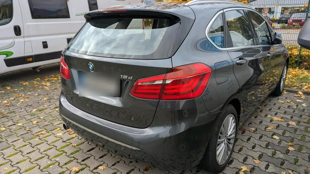 Gebraucht BMW 218 Active Tourer Luxury Line 150 PS (110 kW) 2015 Grau Van / Kleinbus