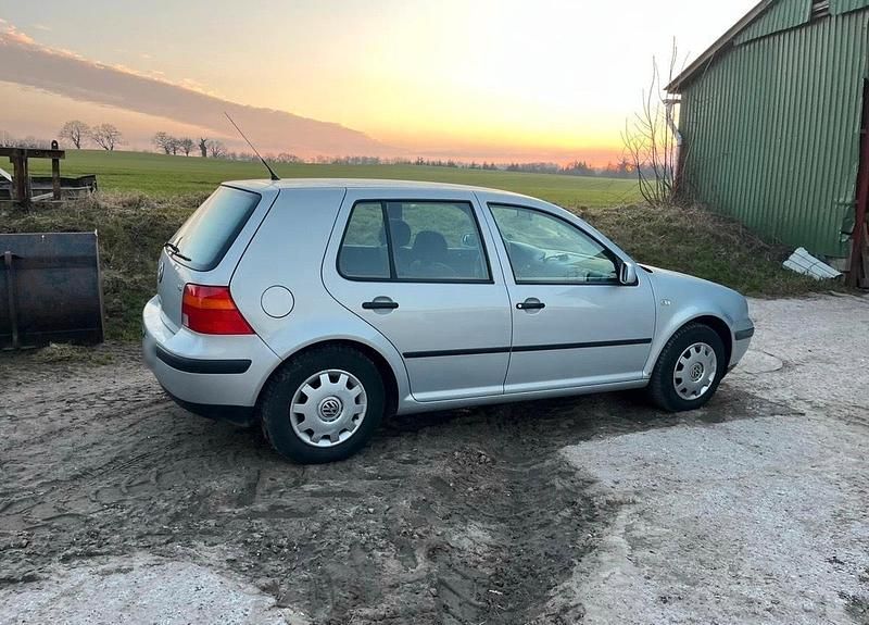 Gebraucht VW Golf IV 100 PS (73 kW) 2000 Grau Kleinwagen