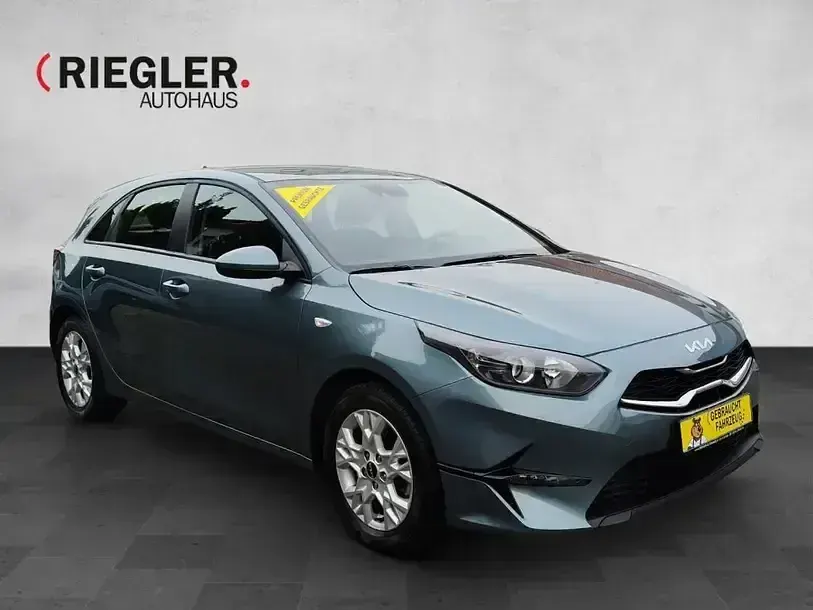 Używany Kia Ceed Vision 159 KM (116 kW) 2024 Szary Hatchback