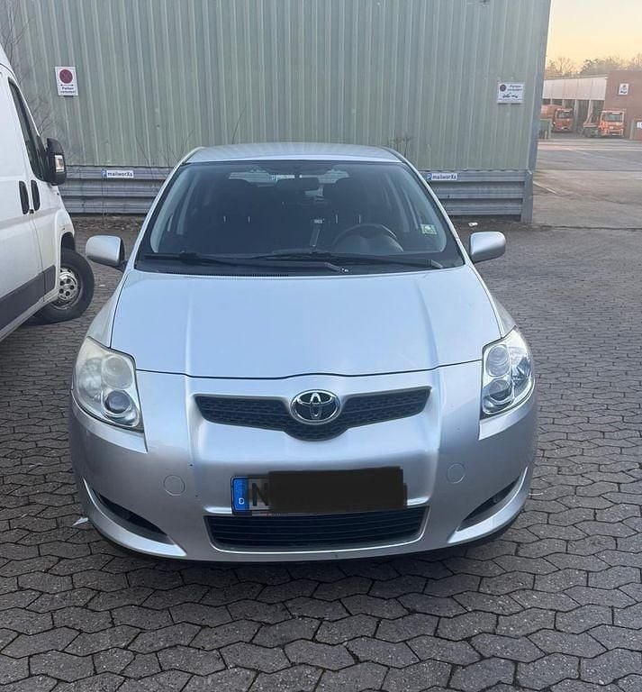 Gebraucht Toyota Auris 97 PS (71 kW) 2007 Silber Limousine