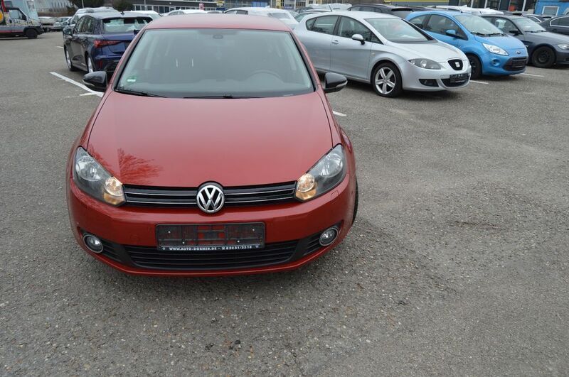 Rot Gebraucht 2010 VW Golf VI Team Limousine | 4.100 € (Fairer Preis) - Bild 1/4