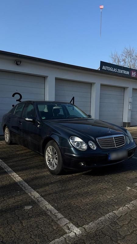 Gebraucht Mercedes E240 177 PS (130 kW) 2002 Blau Limousine