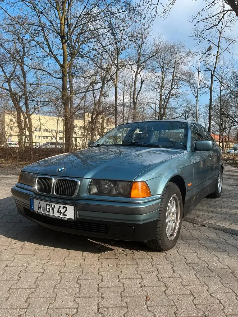 Używany BMW 320 150 KM (110 kW) 1997 Zielony Sedan/Limuzyna