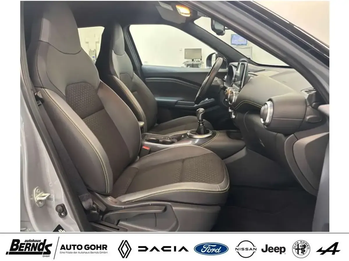 Gebraucht Nissan Kiiro 114 PS (83 kW) 2022 Ceramic grey/dach in black met SUV