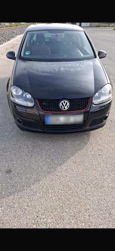 Second-hand VW Golf V 101 CP (74 kW) 2007 Negru Berlinǎ