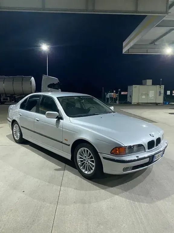 Gebraucht BMW 528 193 PS (141 kW) 2000 Silber Limousine