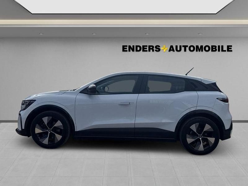 Używany Renault Megane E-Tech Equilibre 96 kW (131 KM) 2022 Biały Sedan/Limuzyna