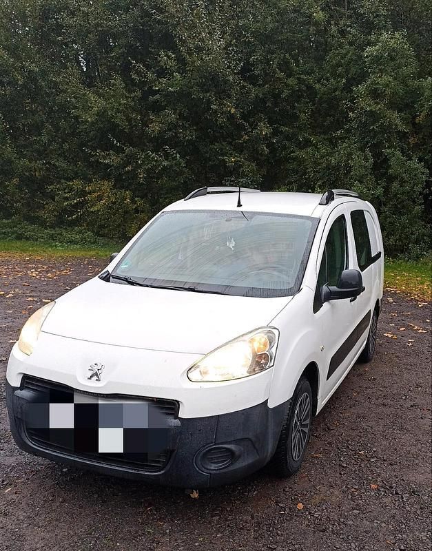 Weiß Gebraucht 2013 Peugeot Partner Van / Kleinbus | 6.899 € (Teuer) - Bild 1/4