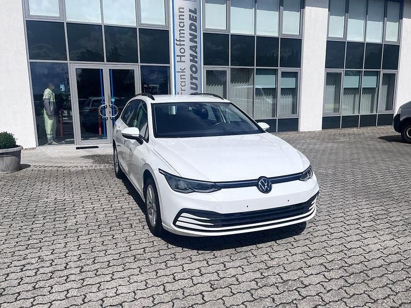 Weiß Gebraucht 2022 VW Golf VIII Life Kombi | 17.950 € (Superpreis) - Bild 1/4