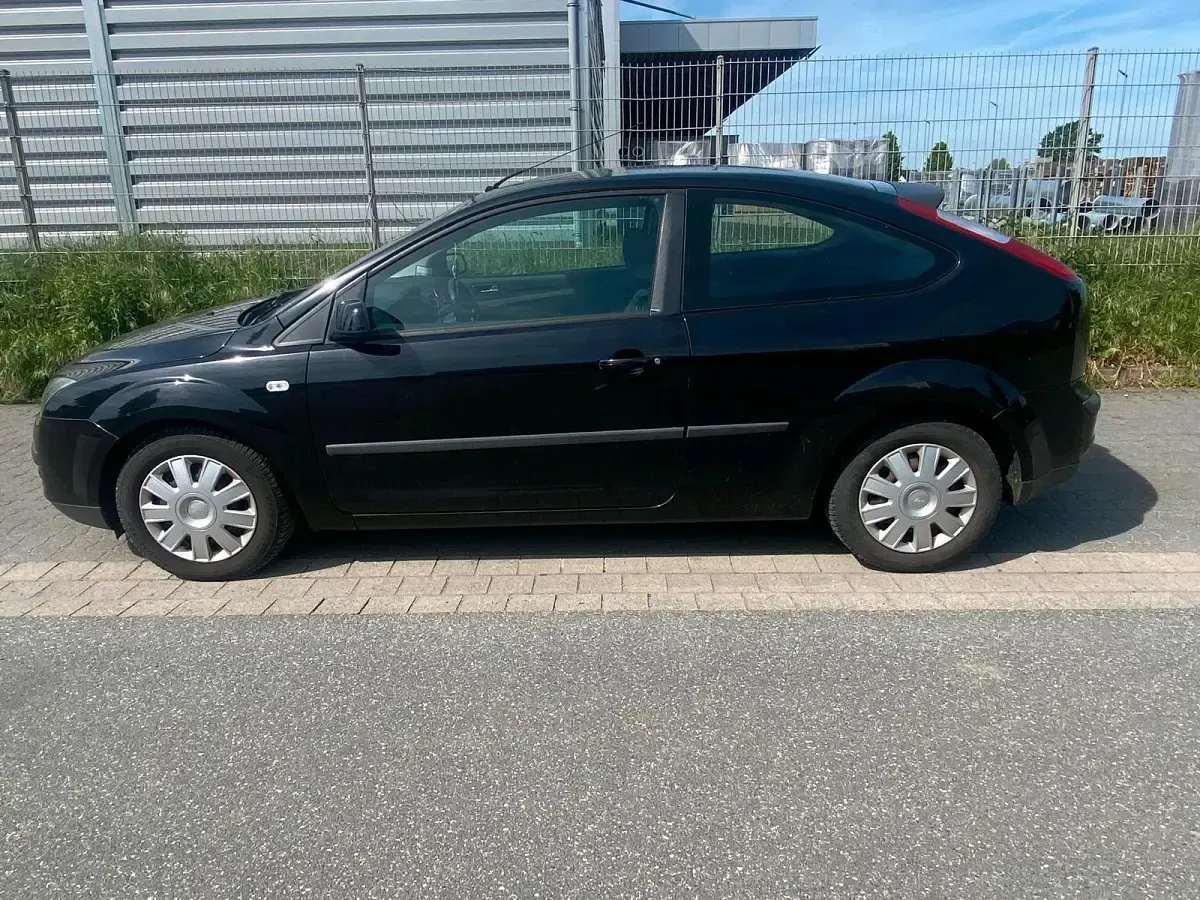 Gebraucht Ford Focus 101 PS (74 kW) 2005 Schwarz Limousine