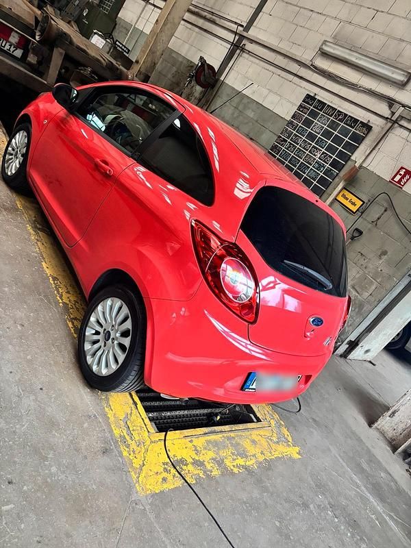 Rot Gebraucht 2009 Ford Ka Kleinwagen | 2.999 € (Fairer Preis) - Bild 1/4