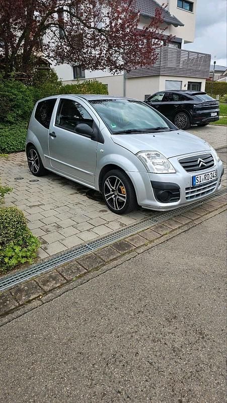 Silber Gebraucht 2010 Citroën C2 Kleinwagen | 2.000 € - Bild 1/4