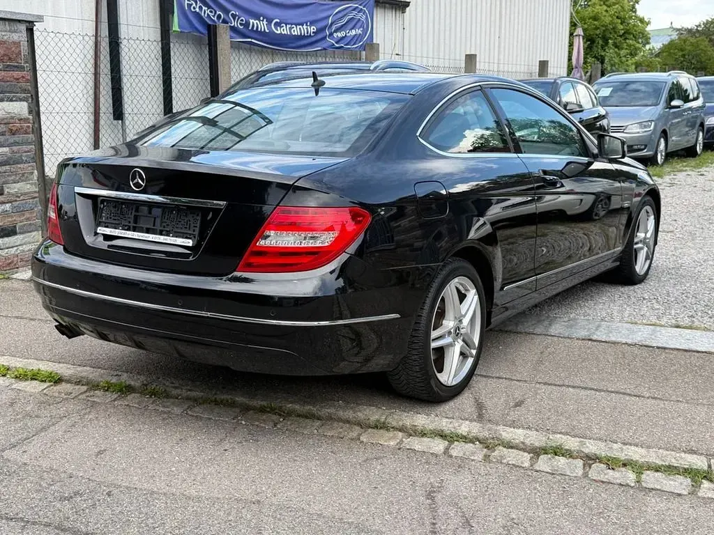 Gebraucht Mercedes C180 156 PS (114 kW) 2012 Schwarz Coupé