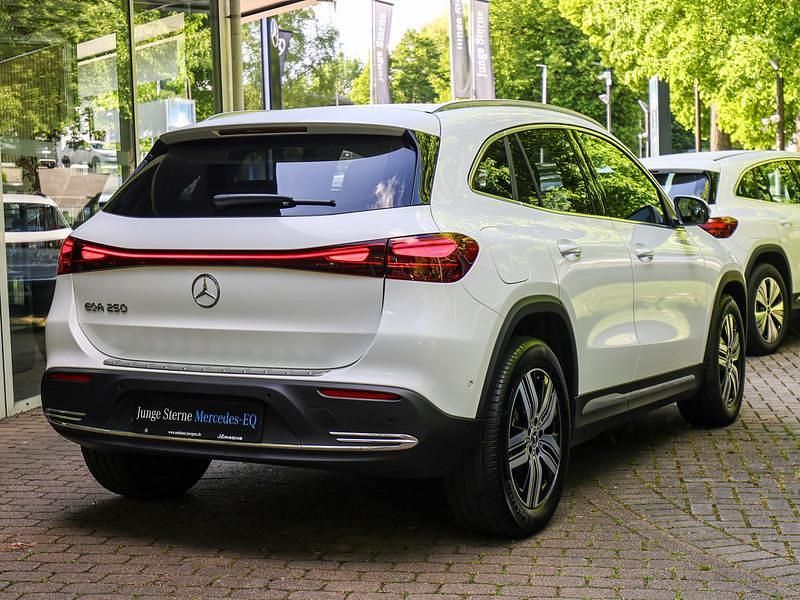 Gebraucht Mercedes EQA250 Progressive 139 kW (190 PS) 2024 Weiss polarweiß SUV