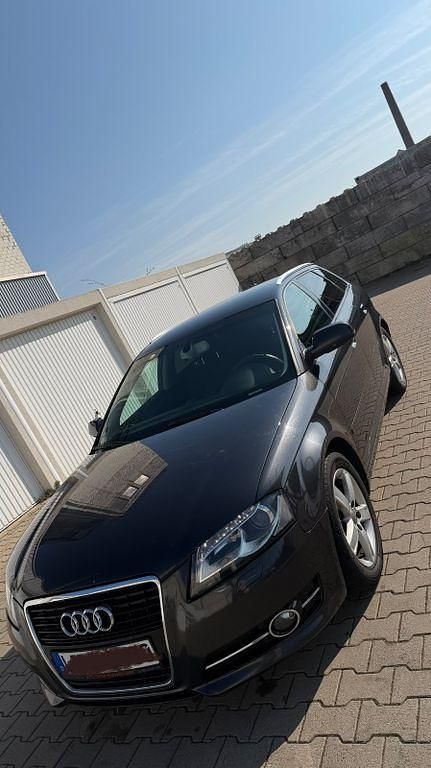 Gebraucht Audi A3 Ambiente 140 PS (102 kW) 2011 Schwarz Kleinwagen