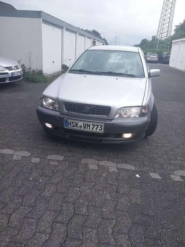 Gebraucht Volvo V40 Standard 116 PS (85 kW) 2004 Silber Kombi