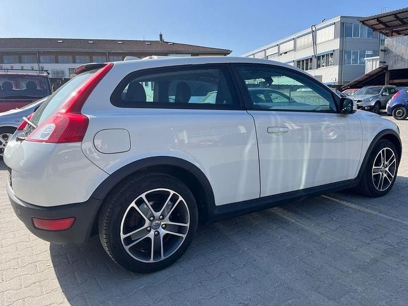 Gebraucht Volvo C30 101 PS (74 kW) 2009 Weiß Kleinwagen