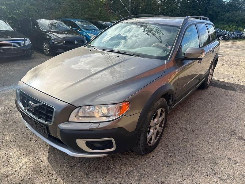 Grau Gebraucht 2008 Volvo XC70 Momentum SUV | 3.500 € - Bild 1/4