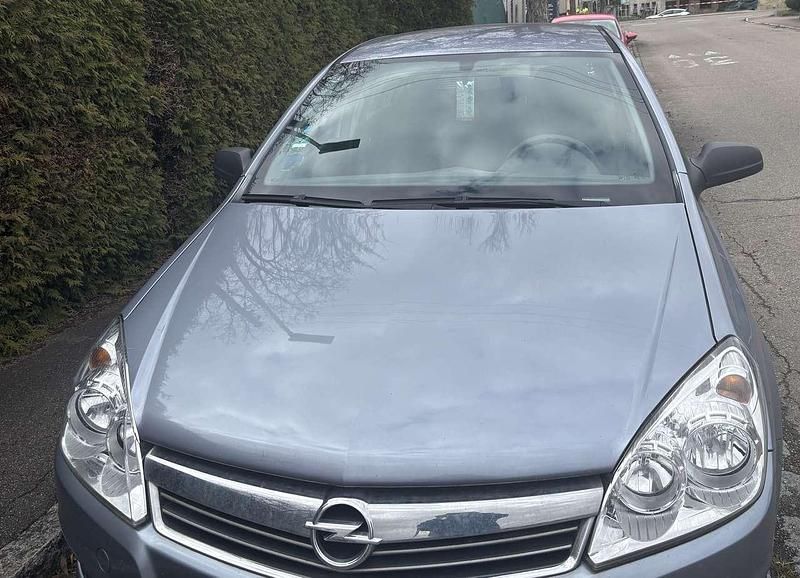 Gebraucht Opel Astra Selection 116 PS (85 kW) 2009 Grau Limousine