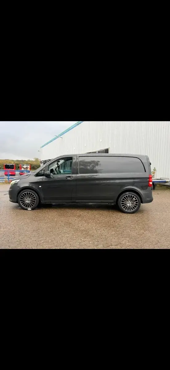 Gebraucht Mercedes Vito 190 PS (139 kW) 2019 Schwarz Van