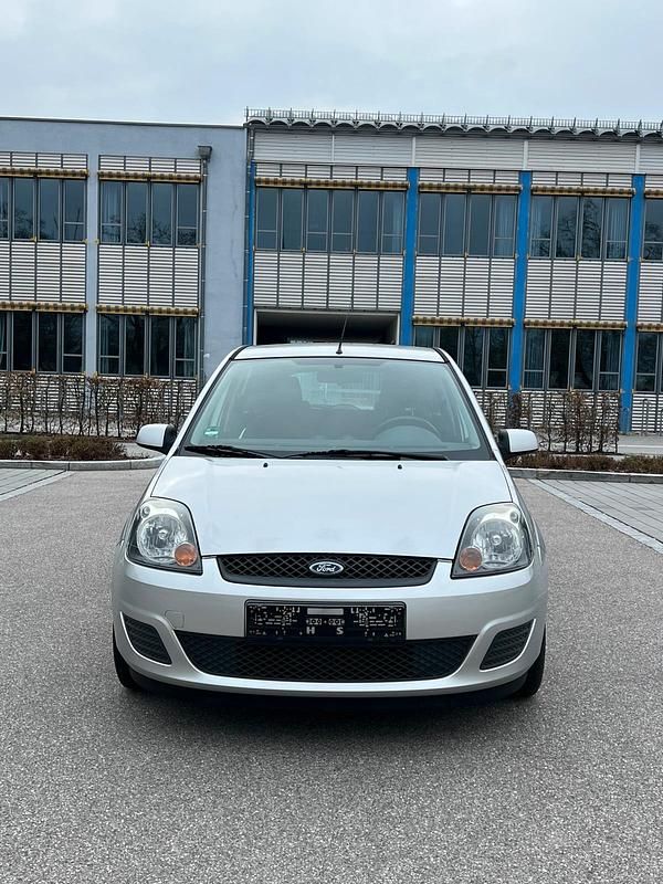 Gebraucht Ford Fiesta 69 PS (50 kW) 2007 Grau Kleinwagen
