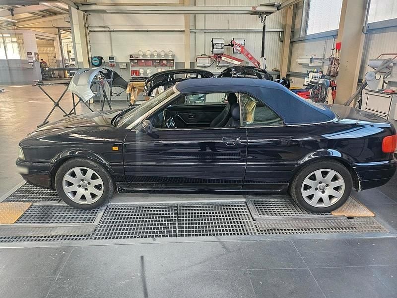 Second-hand Audi 80 125 CP (91 kW) 2000 Albastru Cabrio