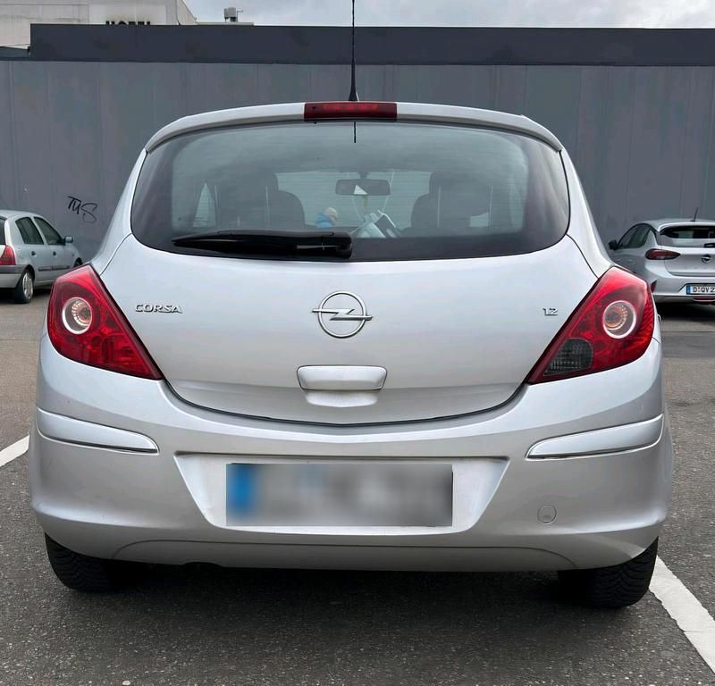 Gebraucht Opel Corsa 80 PS (58 kW) 2007 Silber Kleinwagen