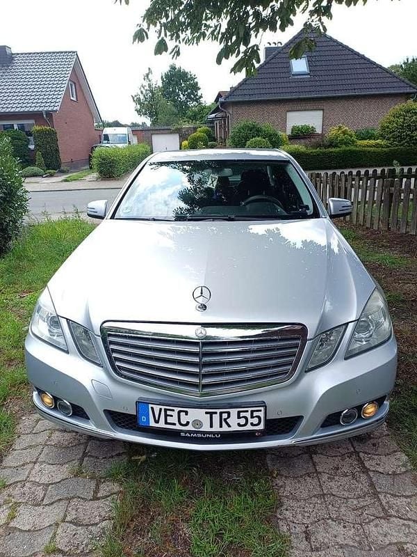 Gebraucht 2009 Mercedes E200 Avantgarde Limousine | 9.000 € (Guter Preis) - Bild 1/4