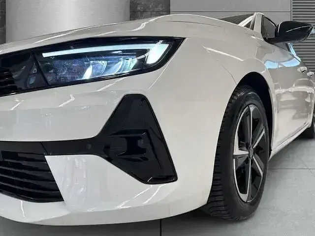 Gebraucht Opel Astra 131 PS (96 kW) 2024 Weiß Kleinwagen