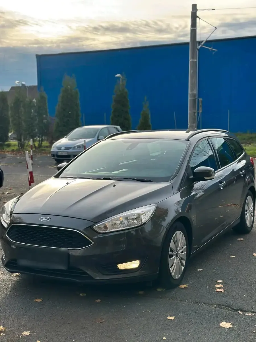 Gebraucht Ford Focus 125 PS (91 kW) 2016 Grau Kombi