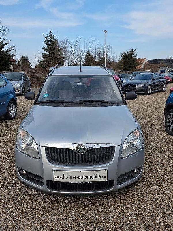 Gebraucht Skoda Roomster 70 PS (51 kW) 2009 Silber Van / Kleinbus