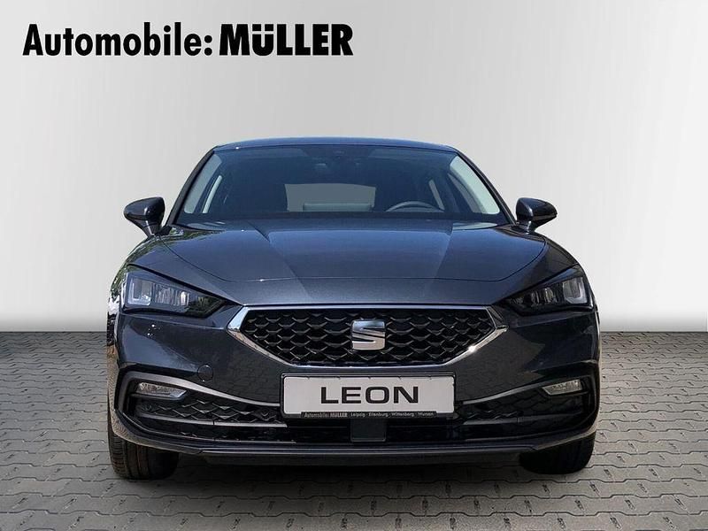 Neu Seat Leon 150 PS (110 kW) 2025 Grau Limousine