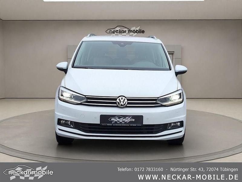 Second-hand VW Touran Highline 150 CP (110 kW) 2017 Alb Monovolum