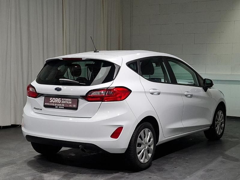 Gebraucht Ford Fiesta Cool & Connect 75 PS (55 kW) 2022 Weiß, frozen white Kleinwagen