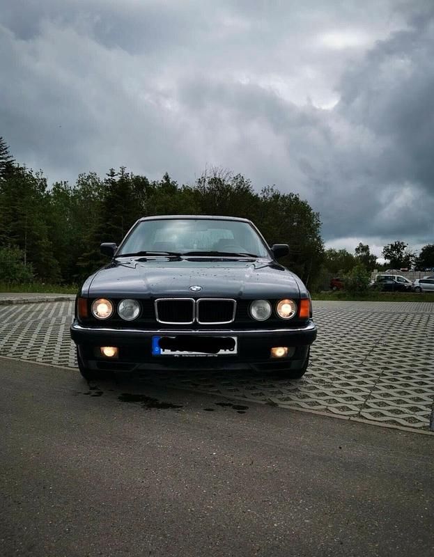 Gebraucht BMW 740L 286 PS (210 kW) 1993 Schwarz Limousine