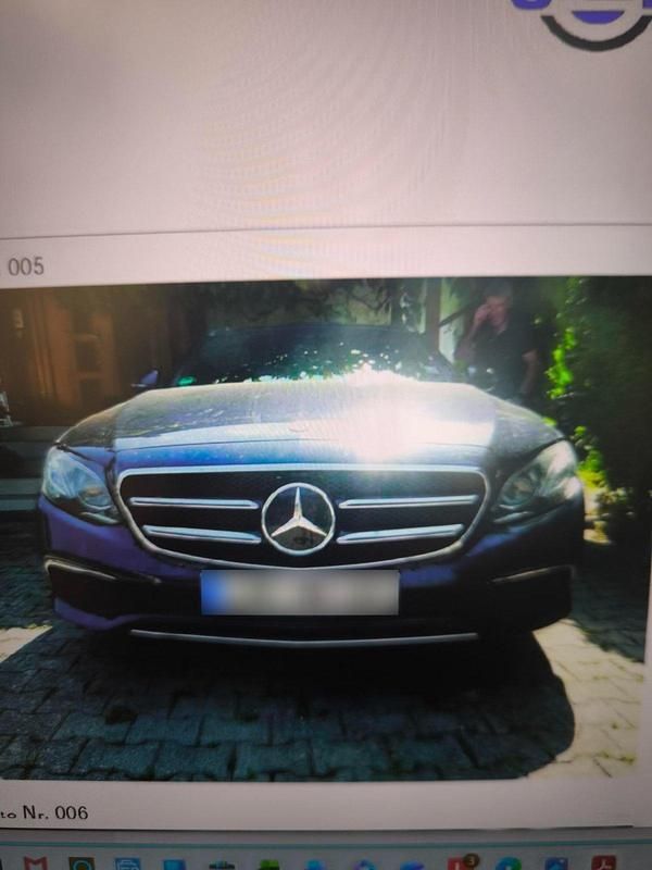 Gebraucht Mercedes E300 194 PS (142 kW) 2019 Blau Kombi