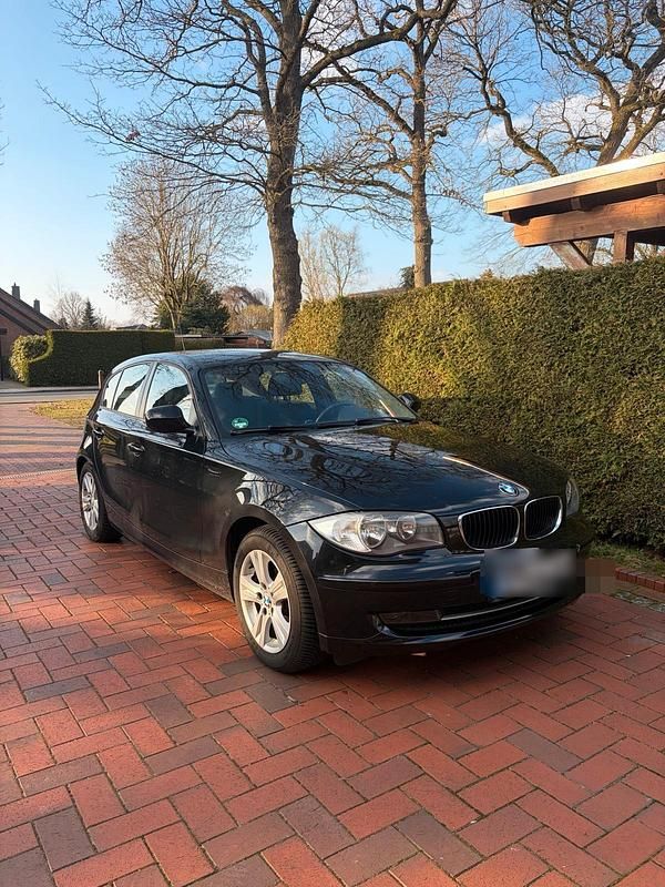 Gebraucht BMW 116 122 PS (89 kW) 2010 Schwarz Kleinwagen