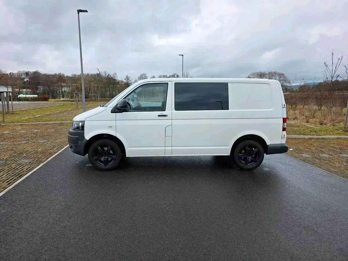 Gebraucht VW Caravelle 160 PS (117 kW) 2014 Weiß Van