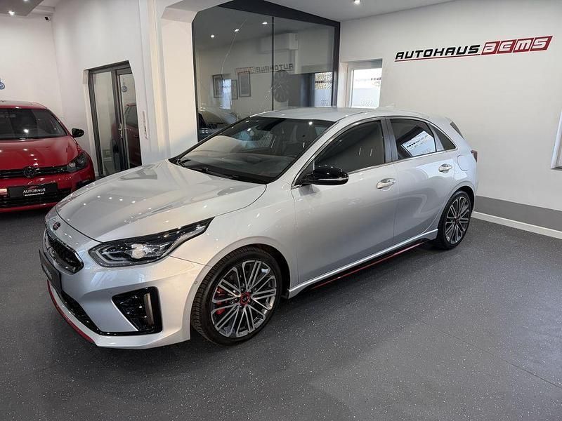 Gebraucht Kia ProCeed GT GT 204 PS (150 kW) 2019 (kcs) sparklingsilber met. Kleinwagen