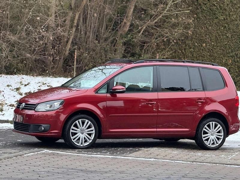 Gebraucht VW Touran Comfortline 150 PS (110 kW) 2012 Wild cherry red metallic Van / Kleinbus