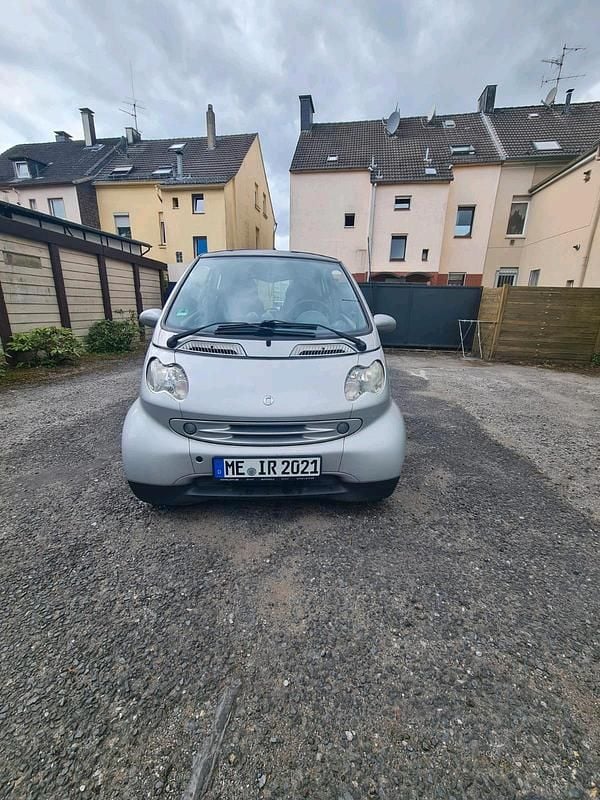 Silber Gebraucht 2004 Smart ForTwo Coupé Kleinwagen | 1.000 € (Guter Preis) - Bild 1/4