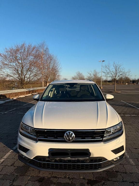 Gebraucht VW Tiguan Highline 150 PS (110 kW) 2019 Weiß SUV