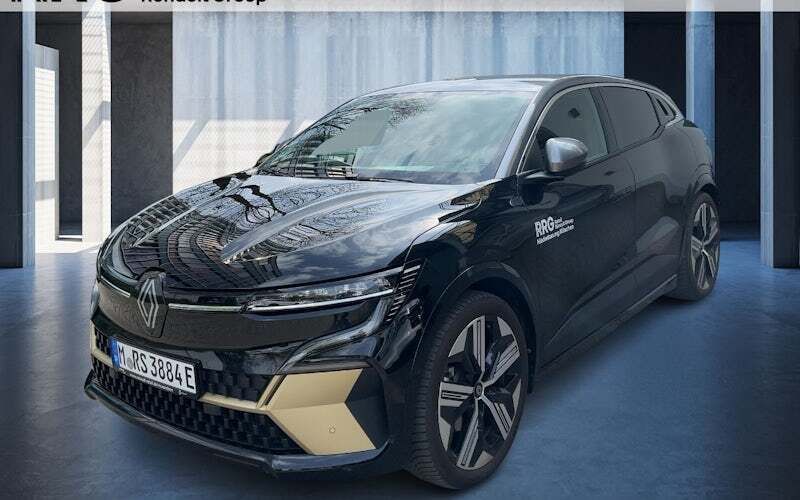 Grau Gebraucht 2024 Renault Mégane Komfort Limousine | 31.900 € (Superpreis) - Bild 1/4