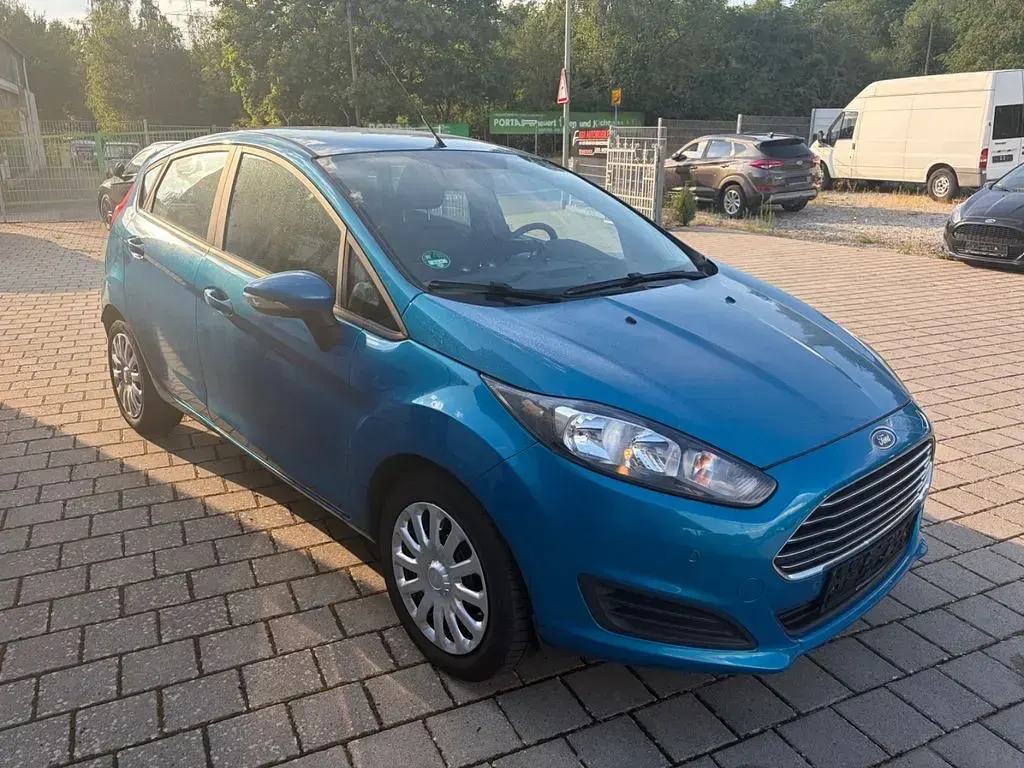Gebraucht Ford Fiesta SYNC Edition 101 PS (74 kW) 2014 Blau Kleinwagen