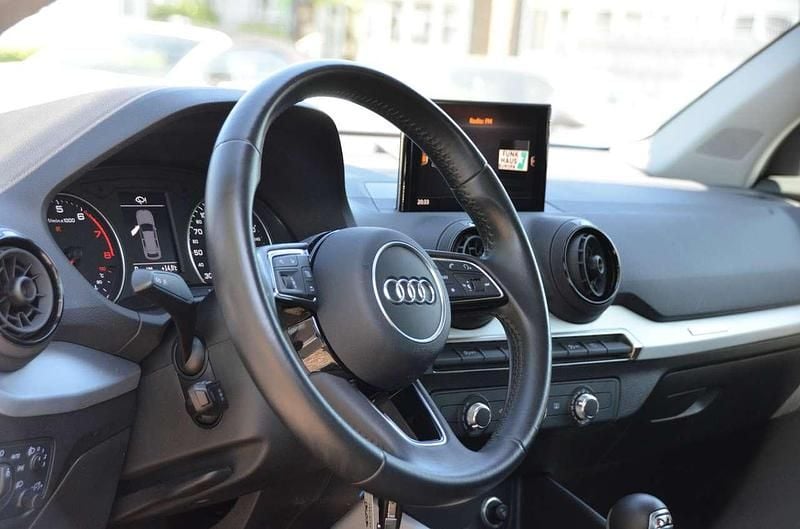 Second-hand Audi Q2 Design 190 CP (139 kW) 2018 Gri SUV