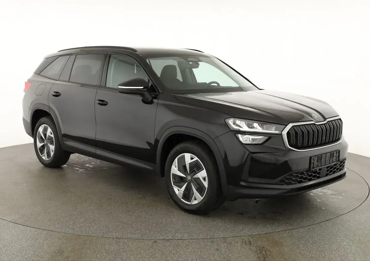 Neu Skoda Kodiaq Selection 204 PS (150 kW) 2026 Black magic perleffekt SUV