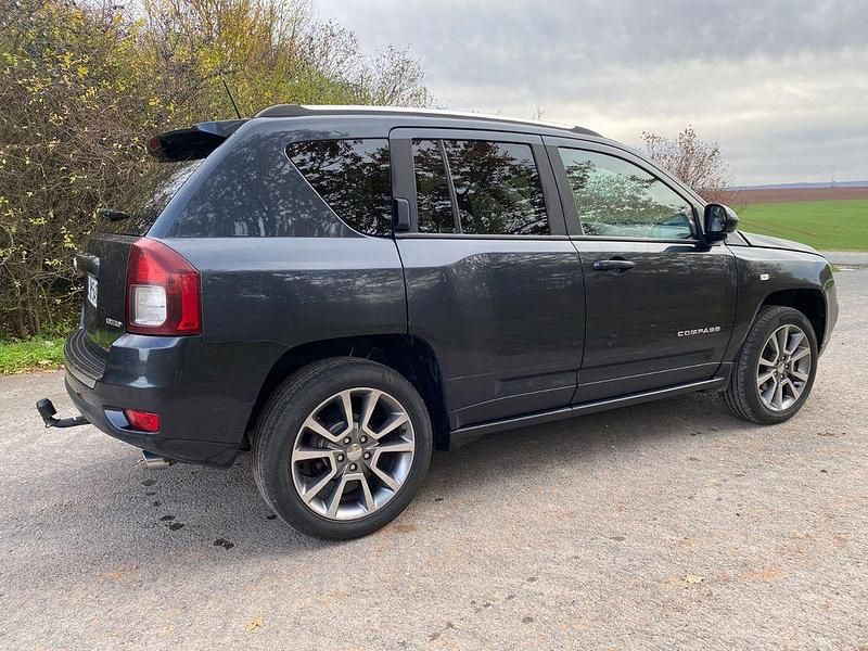 Gebraucht Jeep Compass Limited 170 PS (125 kW) 2015 Grau SUV