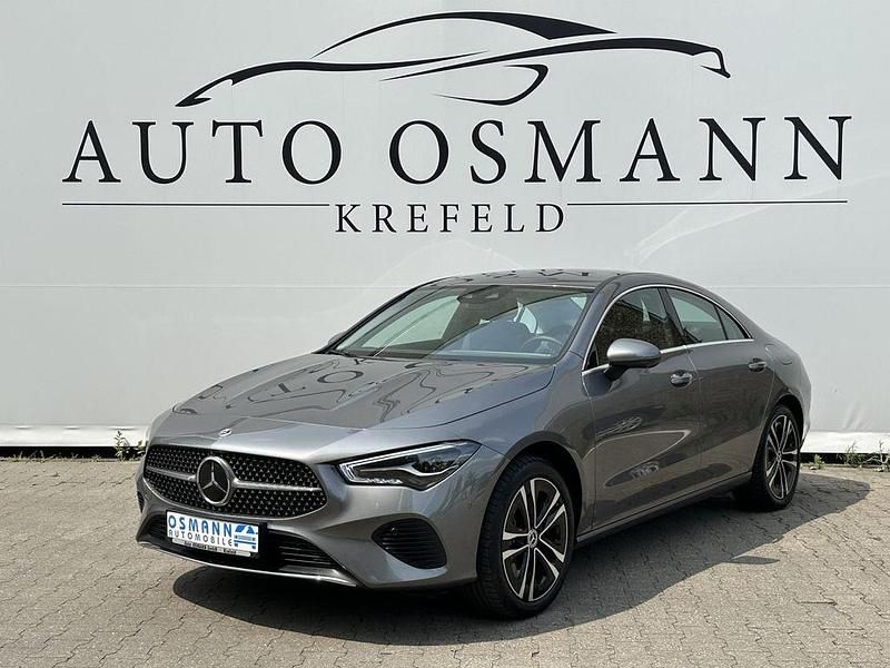 Mountaingrau met. Gebraucht 2023 Mercedes CLA250e Advanced Limousine | 33.950 € (Guter Preis) - Bild 1/4